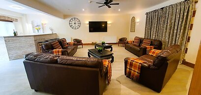 The Victorian Barn self catering holidays with pool & hot tubs