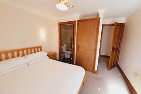 The Victorian Barn self catering holidays with pool & hot tubs