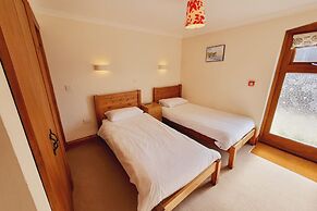 The Victorian Barn self catering holidays with pool & hot tubs