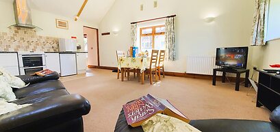 The Victorian Barn self catering holidays with pool & hot tubs