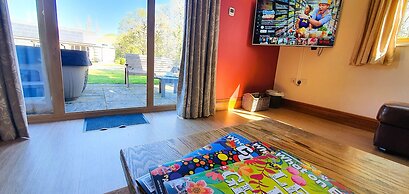 The Victorian Barn self catering holidays with pool & hot tubs