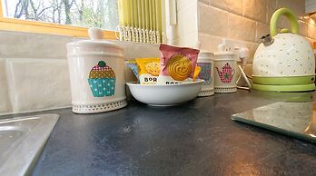 The Victorian Barn self catering holidays with pool & hot tubs