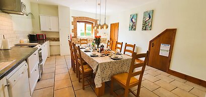 The Victorian Barn self catering holidays with pool & hot tubs