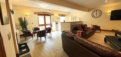 The Victorian Barn self catering holidays with pool & hot tubs