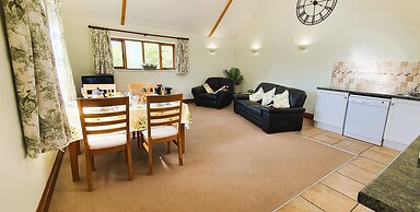 The Victorian Barn self catering holidays with pool & hot tubs