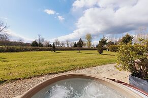 The Victorian Barn self catering holidays with pool & hot tubs