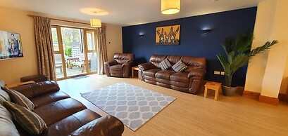 The Victorian Barn self catering holidays with pool & hot tubs