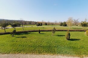 The Victorian Barn self catering holidays with pool & hot tubs