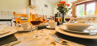 The Victorian Barn self catering holidays with pool & hot tubs