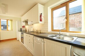 The Victorian Barn self catering holidays with pool & hot tubs