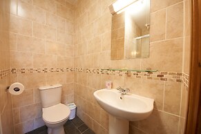 The Victorian Barn self catering holidays with pool & hot tubs