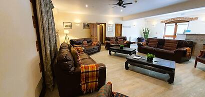 The Victorian Barn self catering holidays with pool & hot tubs