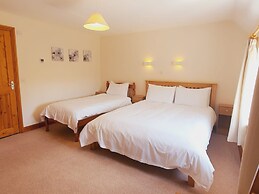 The Victorian Barn self catering holidays with pool & hot tubs