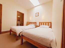 The Victorian Barn self catering holidays with pool & hot tubs