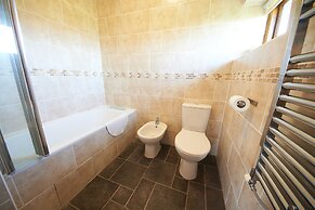 The Victorian Barn self catering holidays with pool & hot tubs