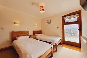 The Victorian Barn self catering holidays with pool & hot tubs