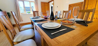 The Victorian Barn self catering holidays with pool & hot tubs