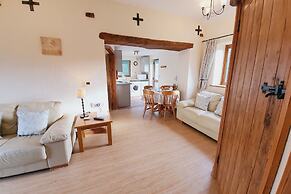 The Victorian Barn self catering holidays with pool & hot tubs