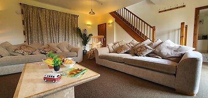 The Victorian Barn self catering holidays with pool & hot tubs