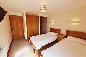 The Victorian Barn self catering holidays with pool & hot tubs