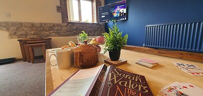 The Victorian Barn self catering holidays with pool & hot tubs