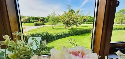 The Victorian Barn self catering holidays with pool & hot tubs