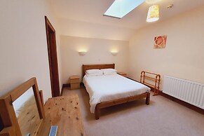 The Victorian Barn self catering holidays with pool & hot tubs