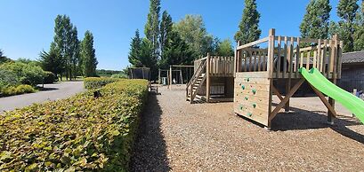 The Victorian Barn self catering holidays with pool & hot tubs