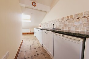 The Victorian Barn self catering holidays with pool & hot tubs