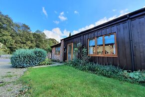 The Victorian Barn self catering holidays with pool & hot tubs