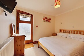 The Victorian Barn self catering holidays with pool & hot tubs