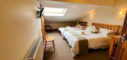 The Victorian Barn self catering holidays with pool & hot tubs