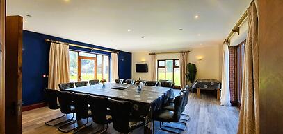 The Victorian Barn self catering holidays with pool & hot tubs