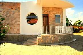 Victoria Lake View Guest House & Safaris