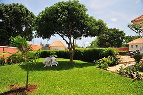 Victoria Lake View Guest House & Safaris