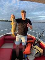 Victoria Lake View Guest House & Safaris