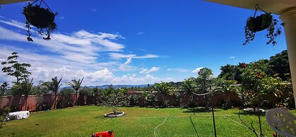 Victoria Lake View Guest House & Safaris