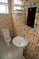 Victoria Lake View Guest House & Safaris