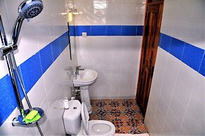 Victoria Lake View Guest House & Safaris