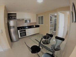 Flat no novo edifício conceito com linda vista mar