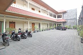 RedDoorz near XT Square Yogyakarta