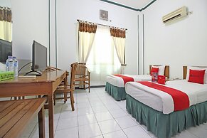 RedDoorz near XT Square Yogyakarta