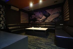 RedDoorz Plus near DC Mall Batam