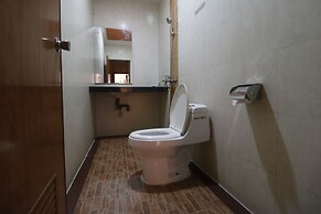 RedDoorz Plus near DC Mall Batam