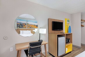 Days Inn by Wyndham Knoxville North