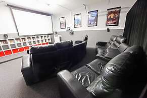 7BR 4.5BA Home in Emerald Island Resort by CV-2767