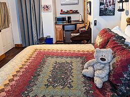 Alpen Way Chalet Mountain Lodge