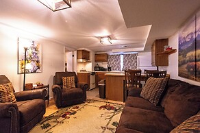 Alpen Way Chalet Mountain Lodge