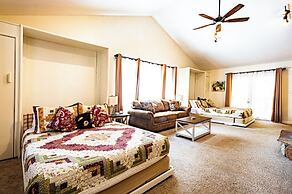 Alpen Way Chalet Mountain Lodge