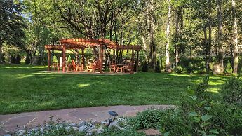 Alpen Way Chalet Mountain Lodge